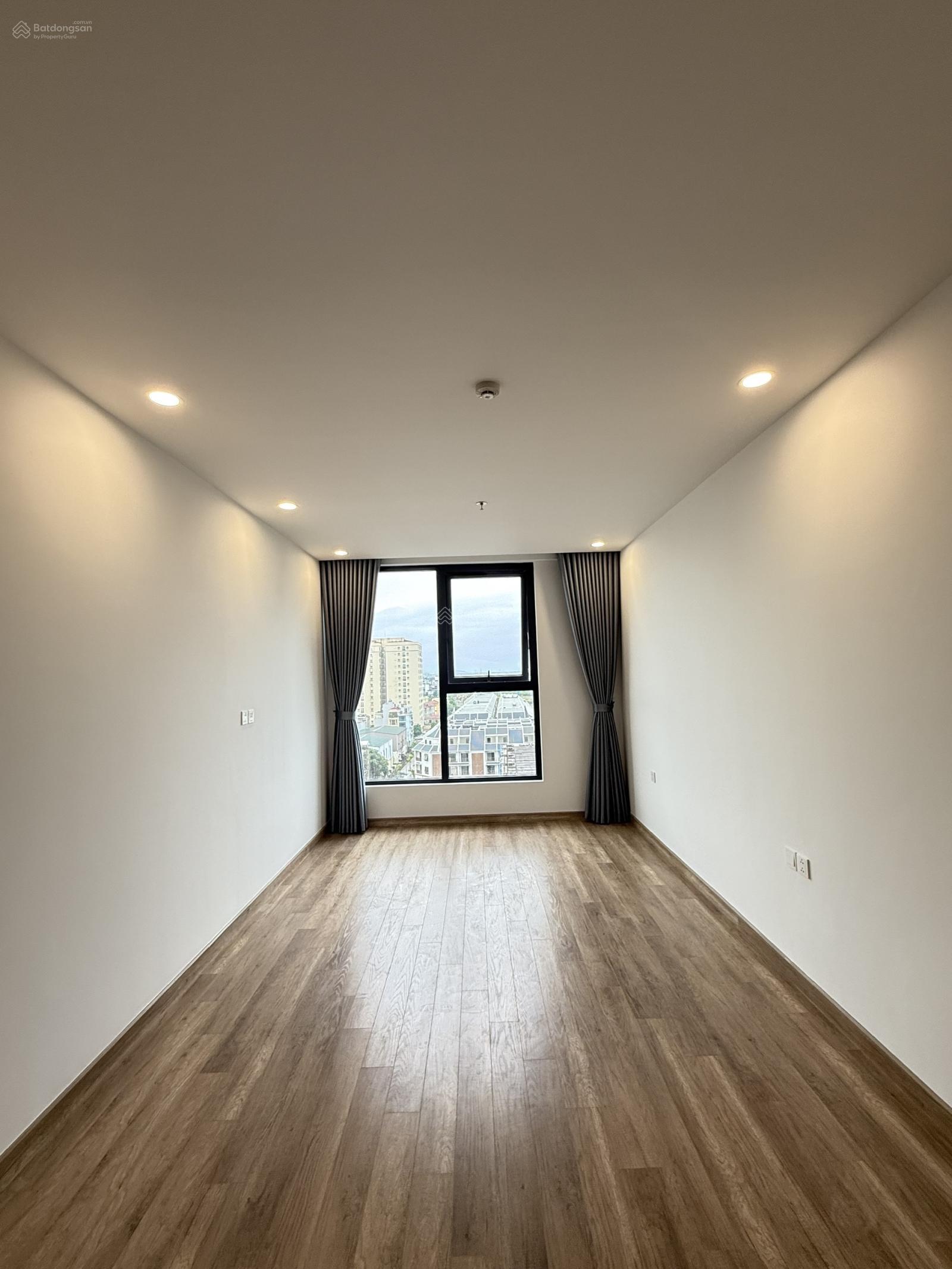 Hiếm, cho thuê căn 4 ngủ, The Wisteria, 3WC, nội thất cơ bản, 15 triệu. LH 0971 342 ***