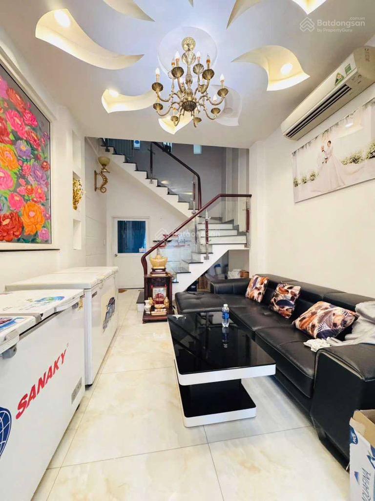 Bán nhà (4,5 x 24m) Cư Xá Phú Lâm B ngay Bà Hom, khu đồng bộ xe hơi ngủ trong nhà chỉ hơn 11 tỷ.