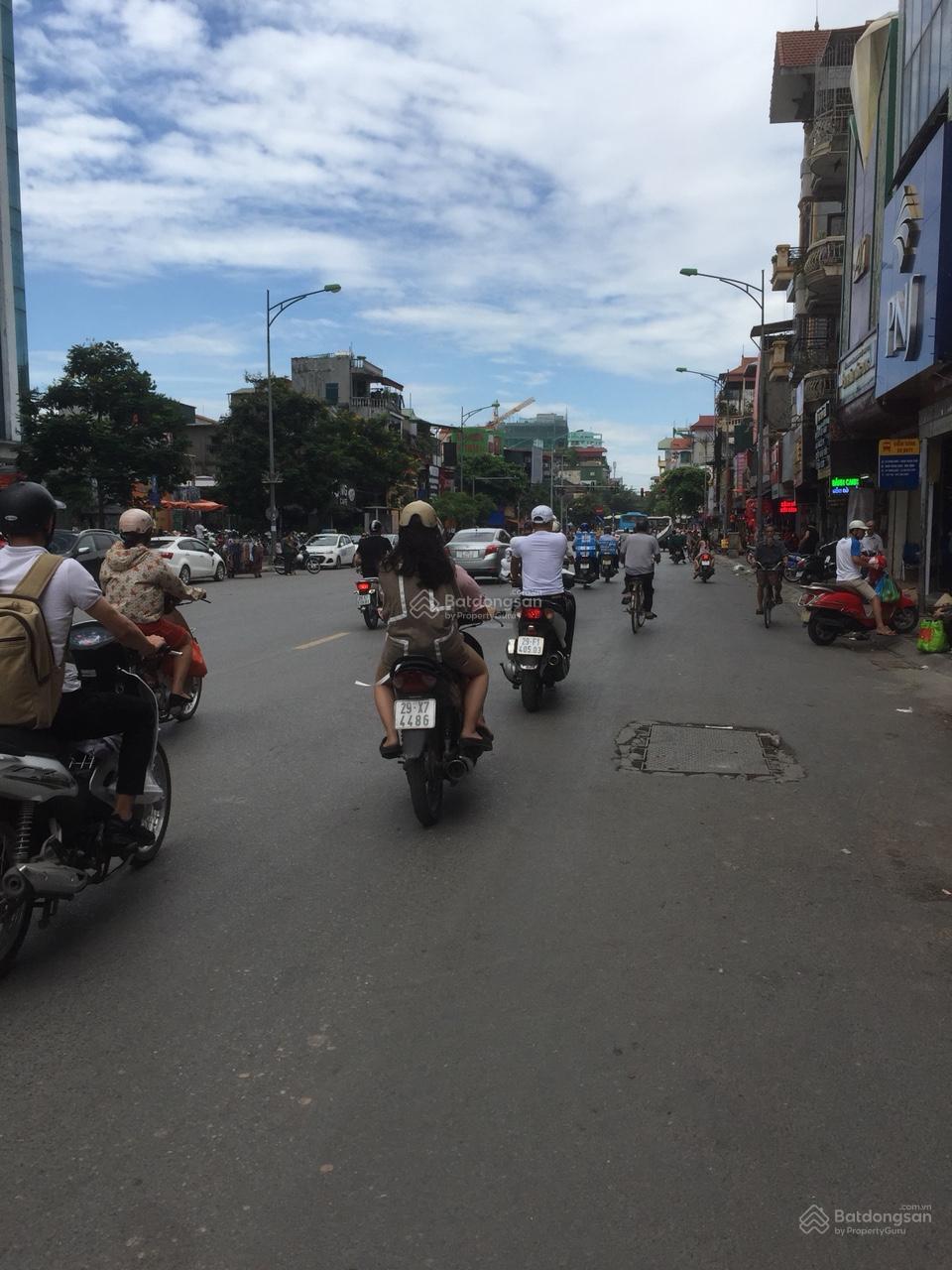 Chính chủ bán nhà mặt phố khu Hoàng Cầu, Thái Thịnh, DT 410m2, 10 tầng, mặt tiền 12m đường đôi