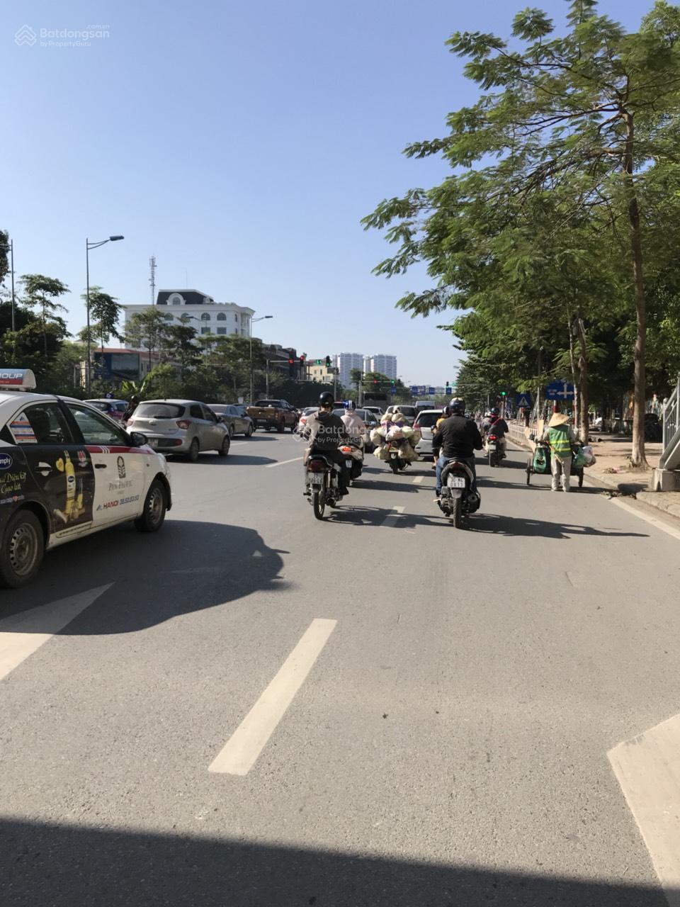 Chính chủ bán nhà mặt phố khu Hoàng Cầu, Thái Thịnh, DT 410m2, 10 tầng, mặt tiền 12m đường đôi