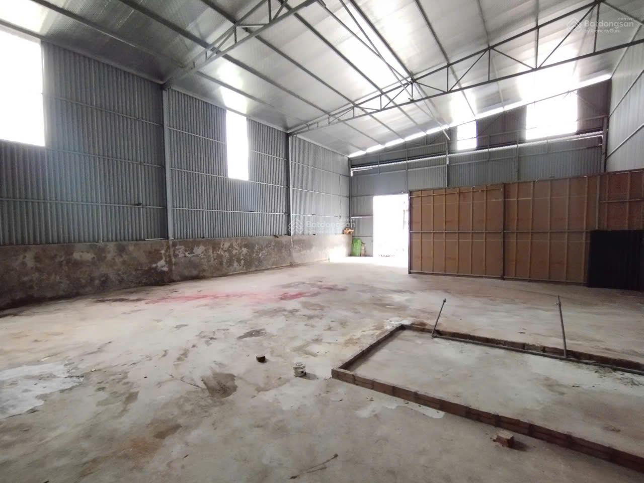 Cho thuê kho đường Tây Mỗ, Nam Từ Liêm, HN. DT 240m2, cao 7m, mái tôn trống nóng. Giá 11tr/th Cho thuê kho đường Tây Mỗ, Nam Từ Liêm, HN. DT 240m2, cao 7m, mái tôn trống nóng. Giá 11tr/th