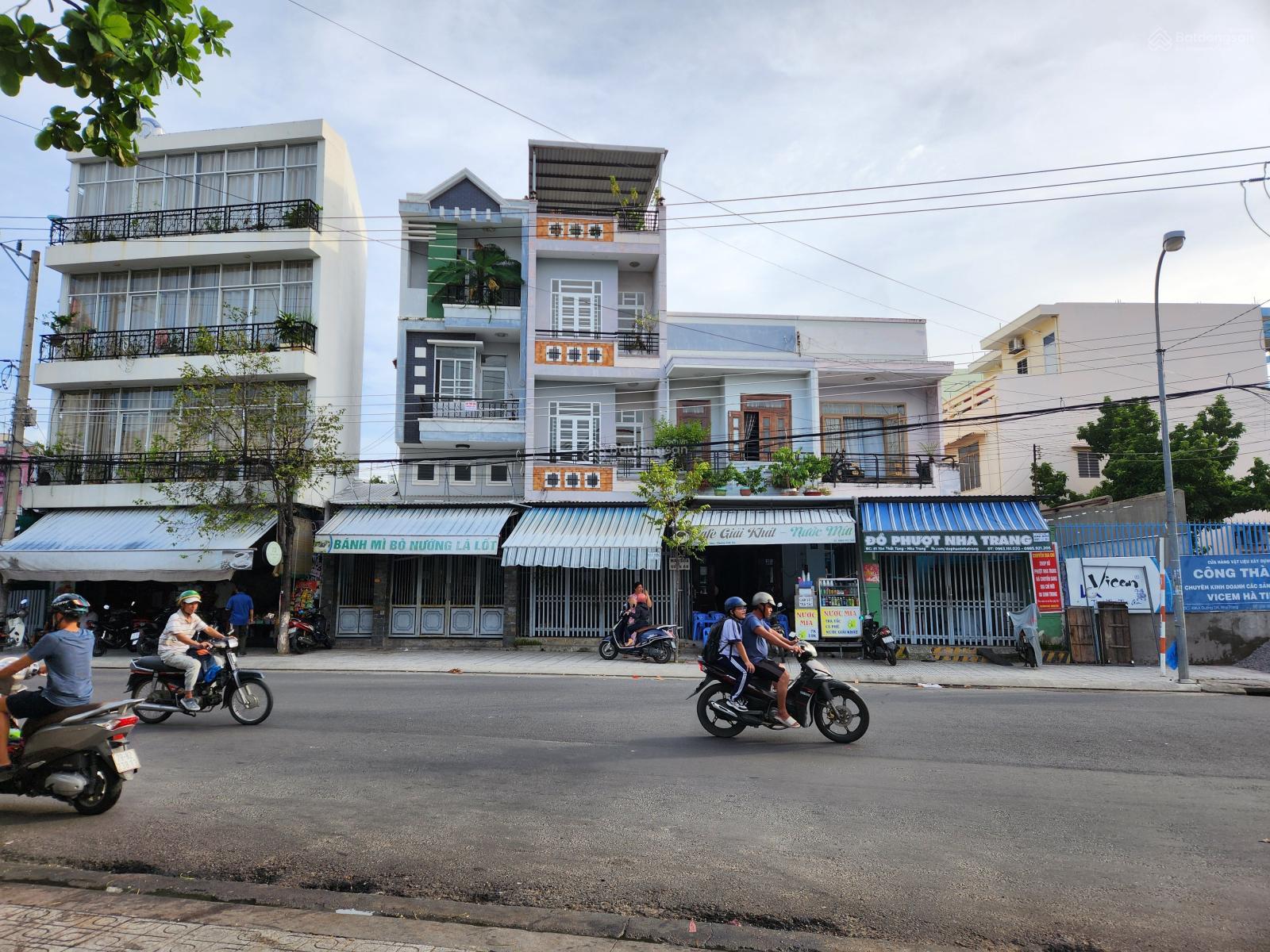 Cho thuê nhà 9.6m mặt tiền đường 20m vỉa hè 4m Tôn Thất Tùng