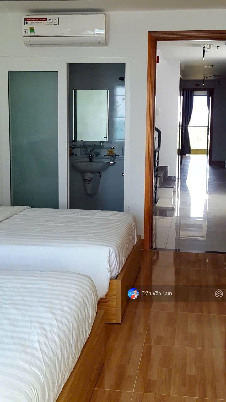 Bán khách sạn 2 mặt tiền 7 tầng sát biển Nha Trang - dòng tiền 60 tr/tháng