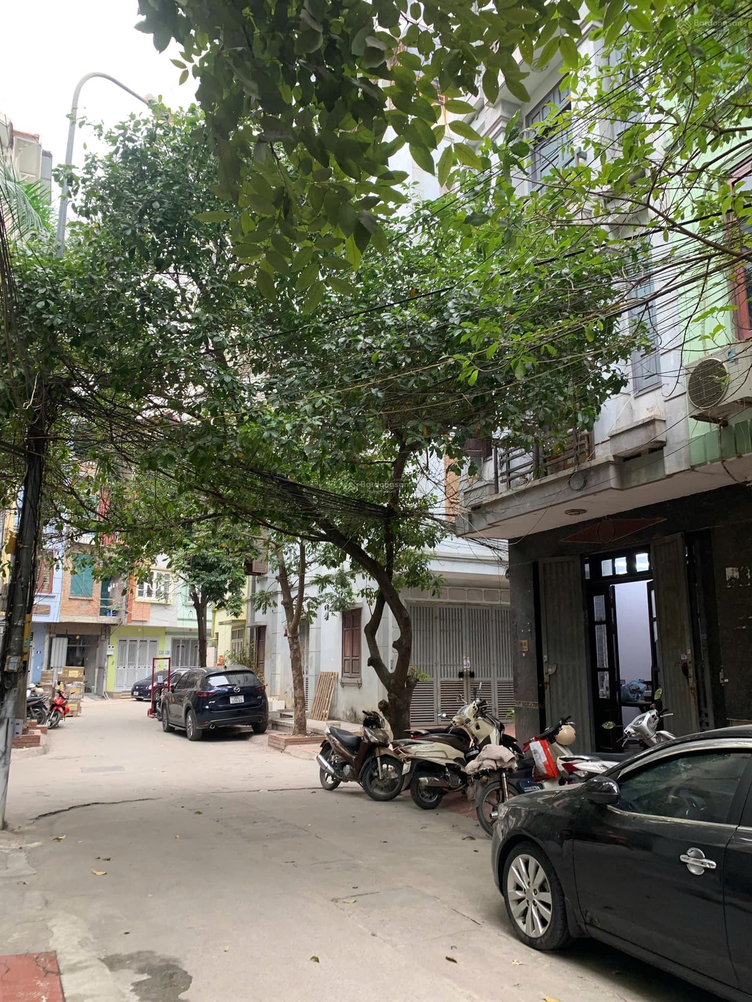 Bán gấp nhà phân lô khu cán bộ Phùng Khoang lô góc 65m2, 5 tầng ở kinh doanh vỉa hè ô tô tránh