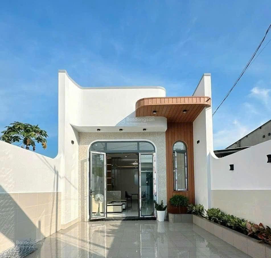 Bán nhà cấp 4 giá rẻ đường Trịnh Quang Nghị gần chợ Phú Lạc - SHR - 760 TR