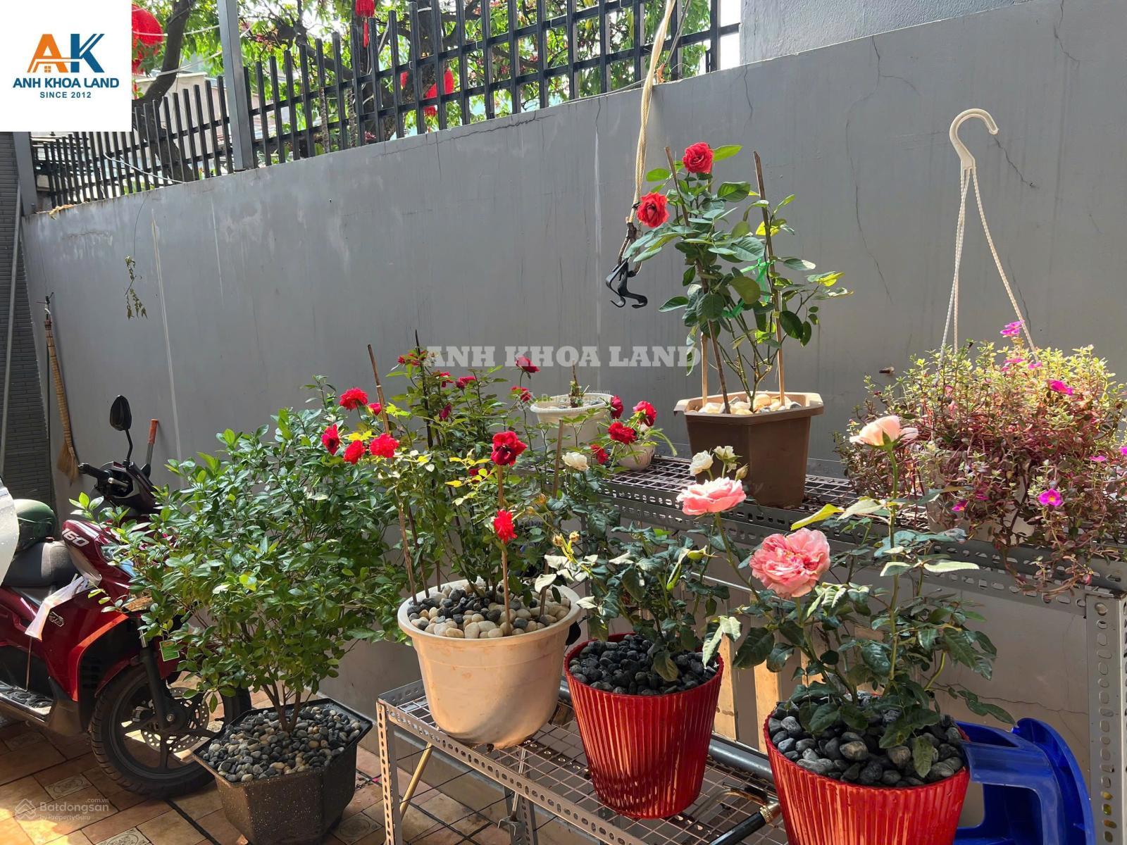 Bán gấp nhà 2 tầng 97m2, đường nhựa ĐS8, Tam Phú, xe hơi đậu trong nhà, hoàn công chuẩn