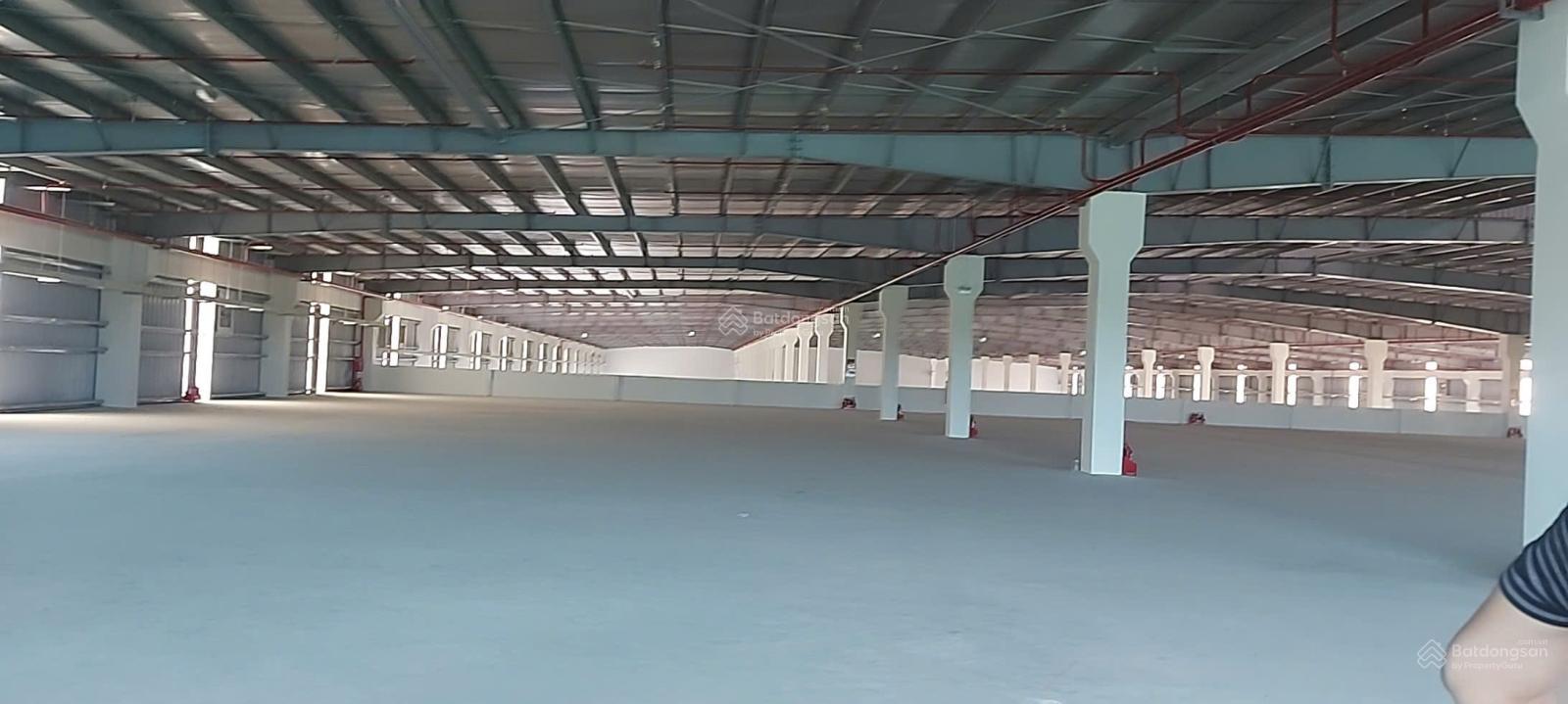 Bán DT 9000m² có 2 nhà xưởng mỗi nhà xưởng 2300m² đầy đủ pháp lý chỉ vào sử dụng. Giá 64 tỷ