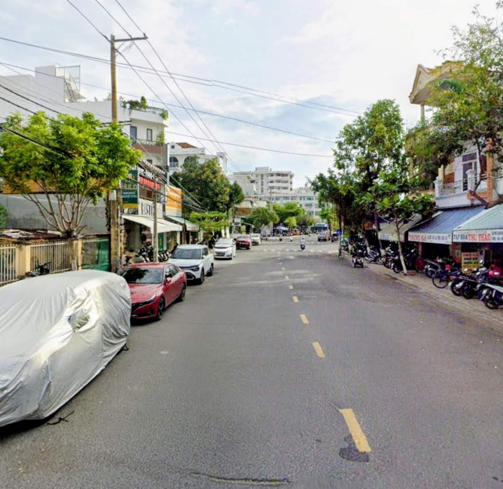 Góc 2 mặt tiền, đường Dã Tượng * ra biển Trần Phú: 800m giá: 22,5 tỷ Góc 2 mặt tiền, đường Dã Tượng * ra biển Trần Phú: 800m giá: 22,5 tỷ