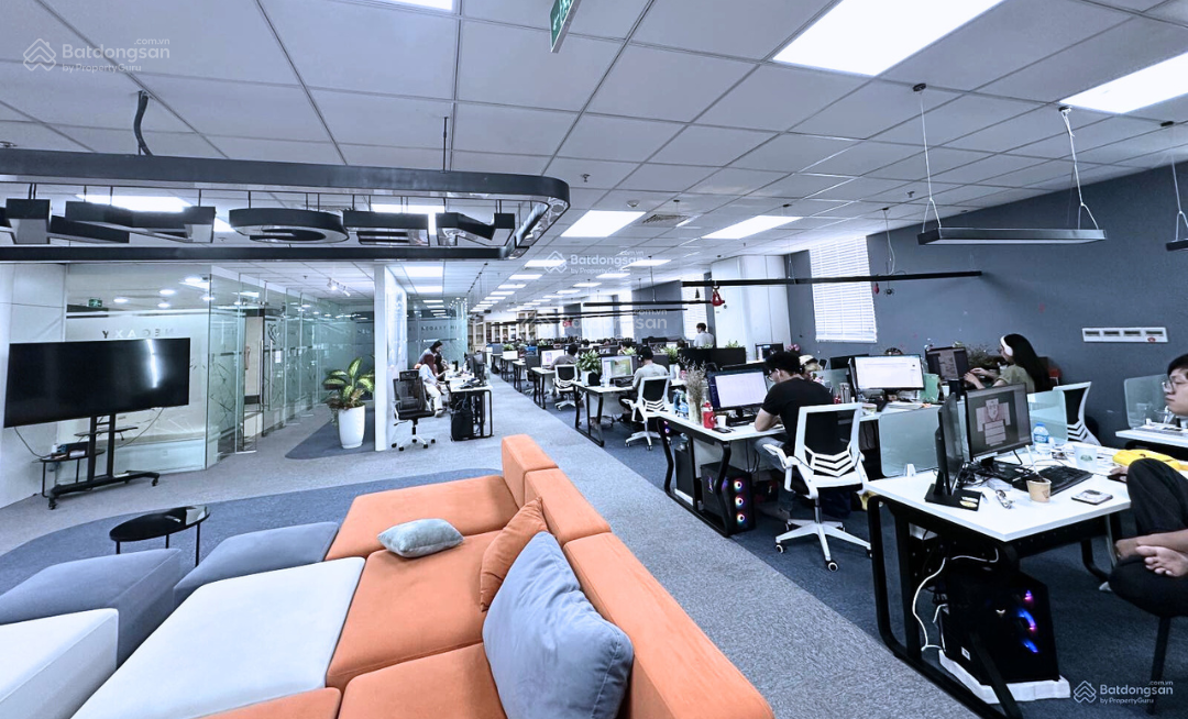 500m2 có cắt 300m2, 200m2 cho thuê giá 265k/m2/th đã setup nội thất tại HUD Tower Lê Văn Lương