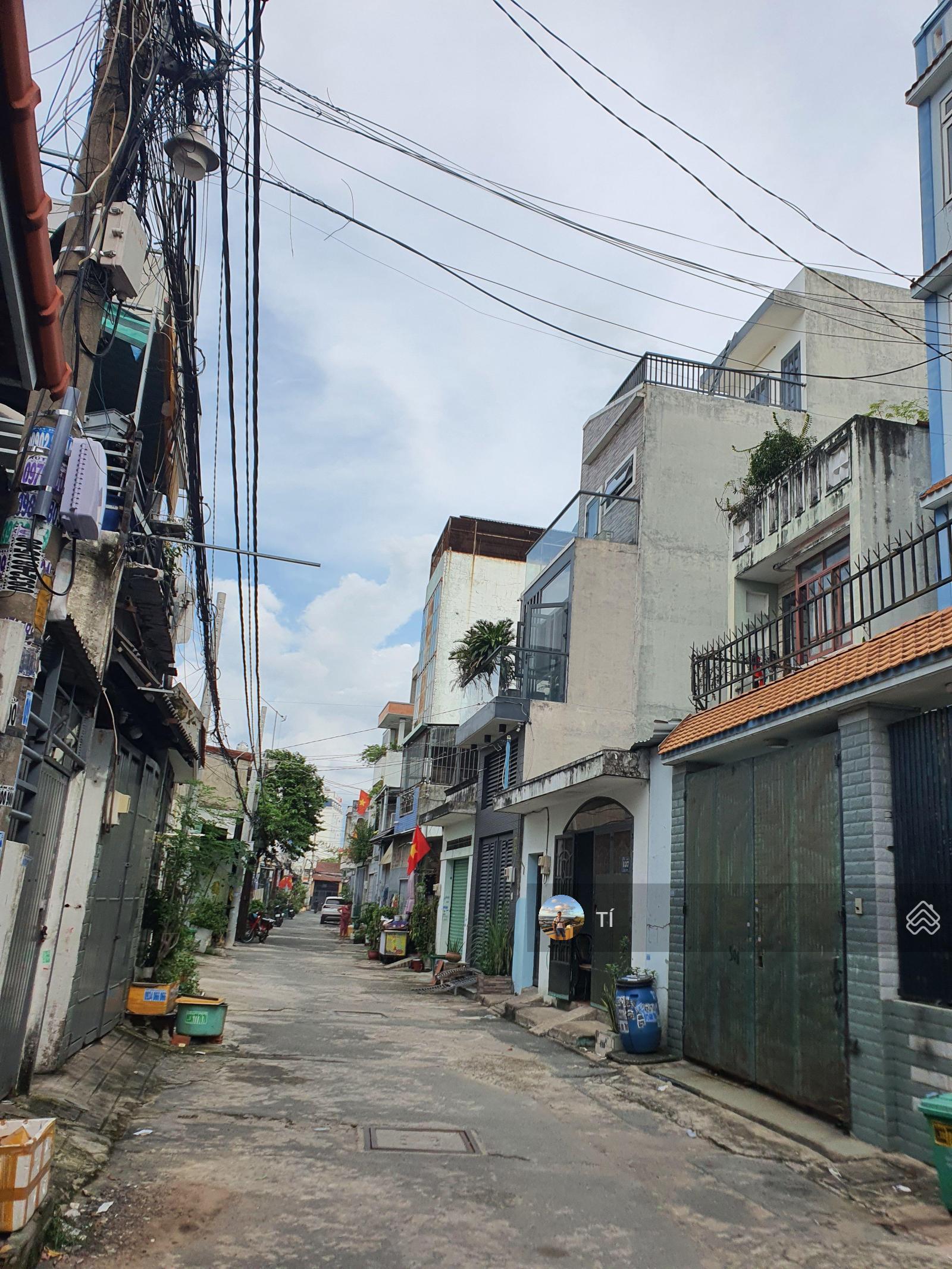 Bán dãy trọ DT 8x23 Trung Mỹ Tây 13 ngay chợ chó, hẻm 6m thông giá bán 11 tỷ sát tô ký xây chdv