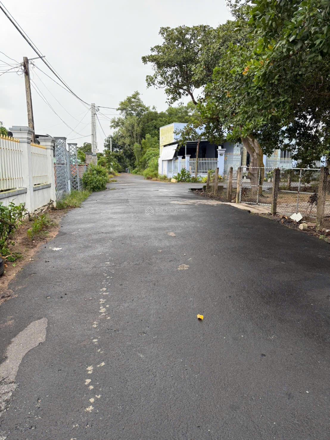 Bán Đất Xã Bông Trang Xuyên Mộc HCM Dt: 306m2 ngang 10mx30m có 80m2 thổ cư,gần bãi tắm bông trang