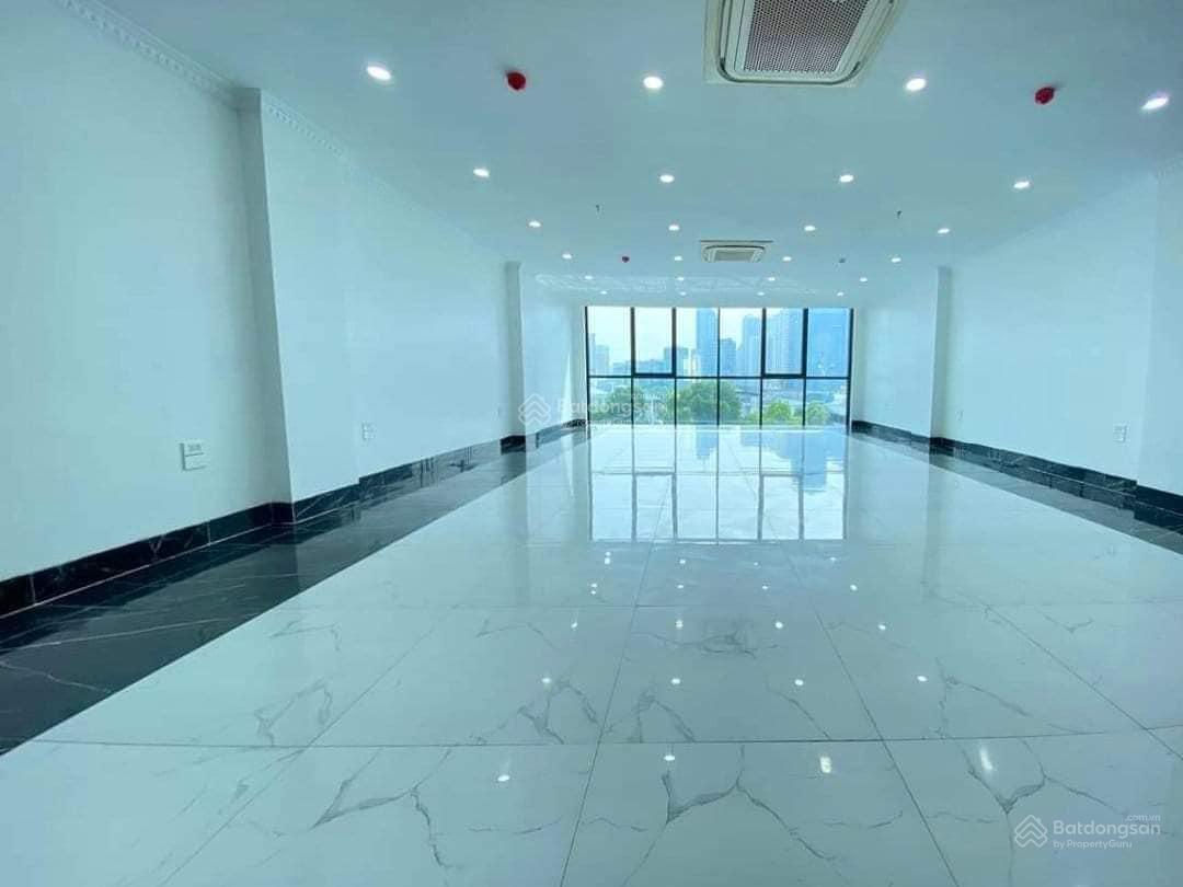 Bán gấp nhà phố Quan Nhân lô góc 62m2, 5 tầng, vỉa hè ô tô tránh, kinh doanh