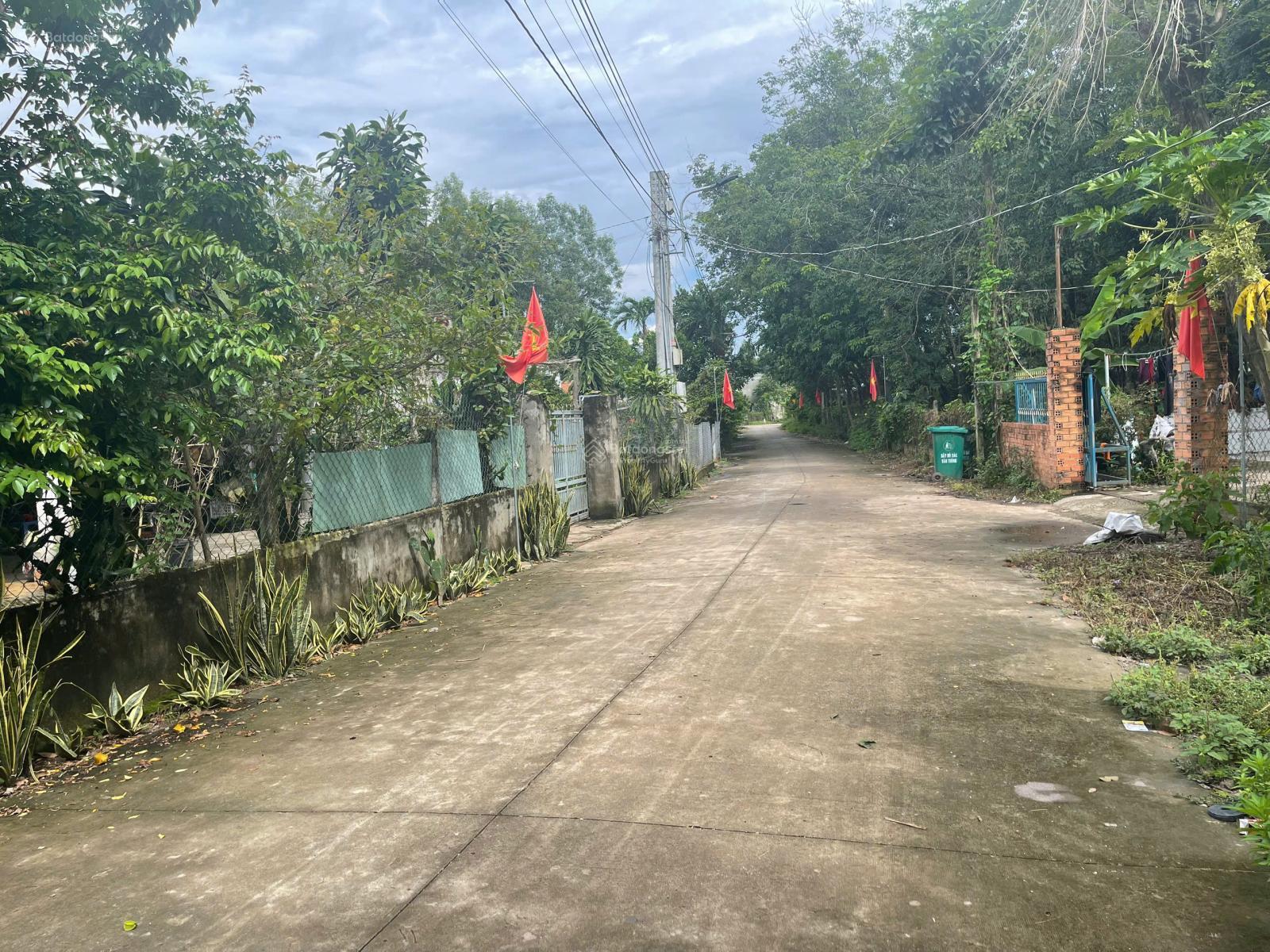 Cần bán lô đất full thổ sau trường học giá 490 triệu, sổ hồng riêng cách trục DH507 chỉ 100m