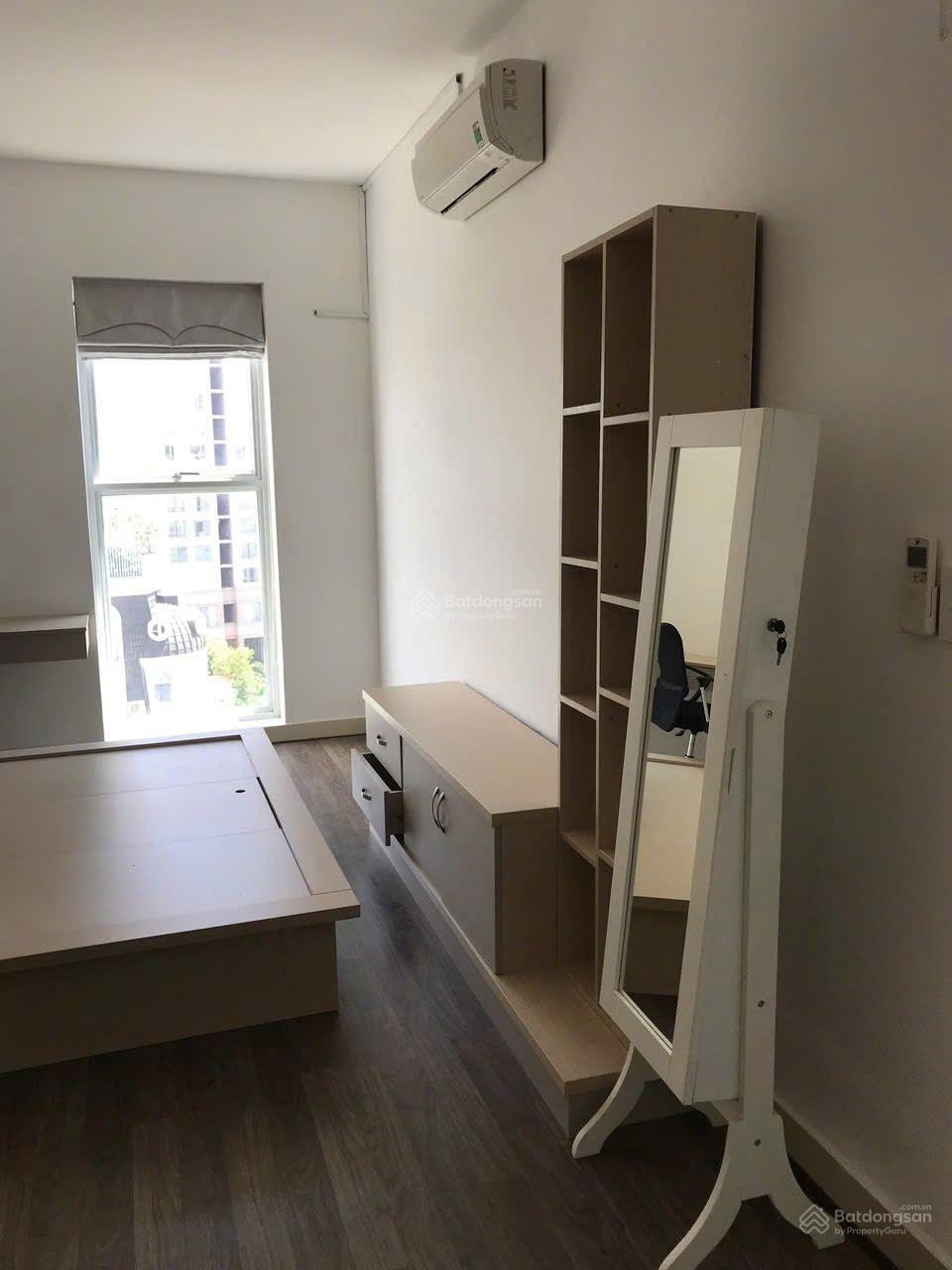 Bán căn hộ chung cư Thủ Thiêm Sky. 2PN 2WC 64m2. Giá 4.9 Tỷ. Nguyễn văn Hưởng. Thảo Điền