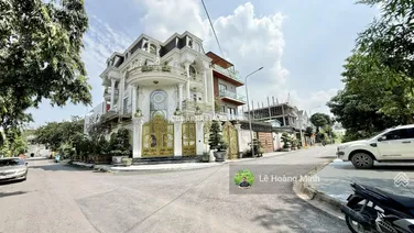 Bán mấy căn Biệt thự đẹp Ngang 10m Khu biệt thự Phú Nhuận đường Lê Thị Riêng