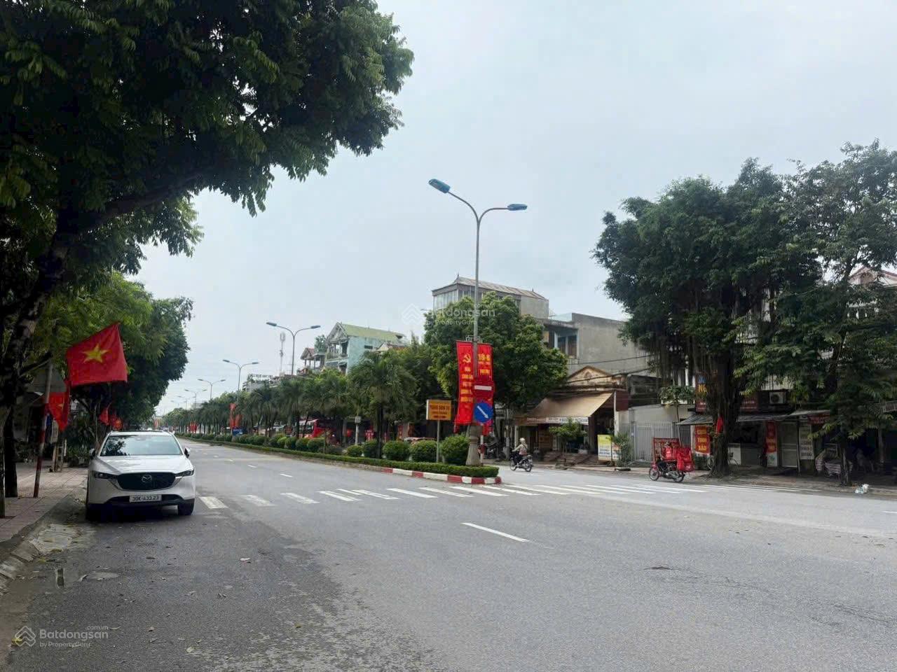 Tôi bán cắt Lỗ đất Gần Tỉnh Lộ 416 100m2 Full thổ mặt tiền 5,5m sẵn sổ ô tô tránh 1,8ty Gần QH SUN