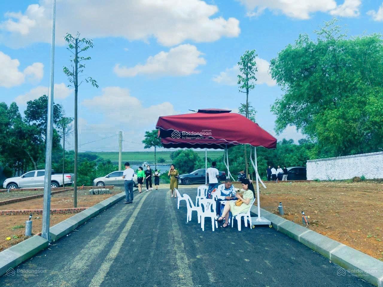 Tôi bán cắt Lỗ đất Gần Tỉnh Lộ 416 100m2 Full thổ mặt tiền 5,5m sẵn sổ ô tô tránh 1,8ty Gần QH SUN