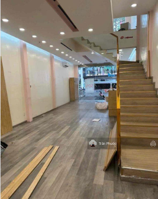 Nhà mặt tiền 242 Nguyễn Trãi, P. 3, Quận 5 - Diện tích: 5m x 15m kết cấu: 1 trệt + 2 lầu Nhà mặt tiền 242 Nguyễn Trãi, P. 3, Quận 5 - Diện tích: 5m x 15m kết cấu: 1 trệt + 2 lầu