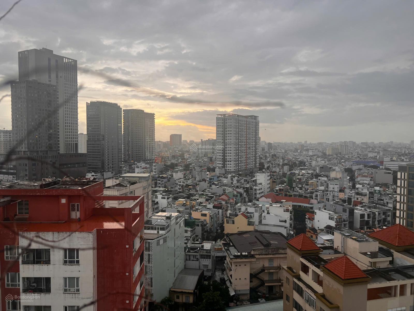 Bán căn hộ 2 phòng ngủ vị trí giáp cầu SG, ga tàu Tân Cảng- cc Thế Kỷ 21, Bình Thạnh.