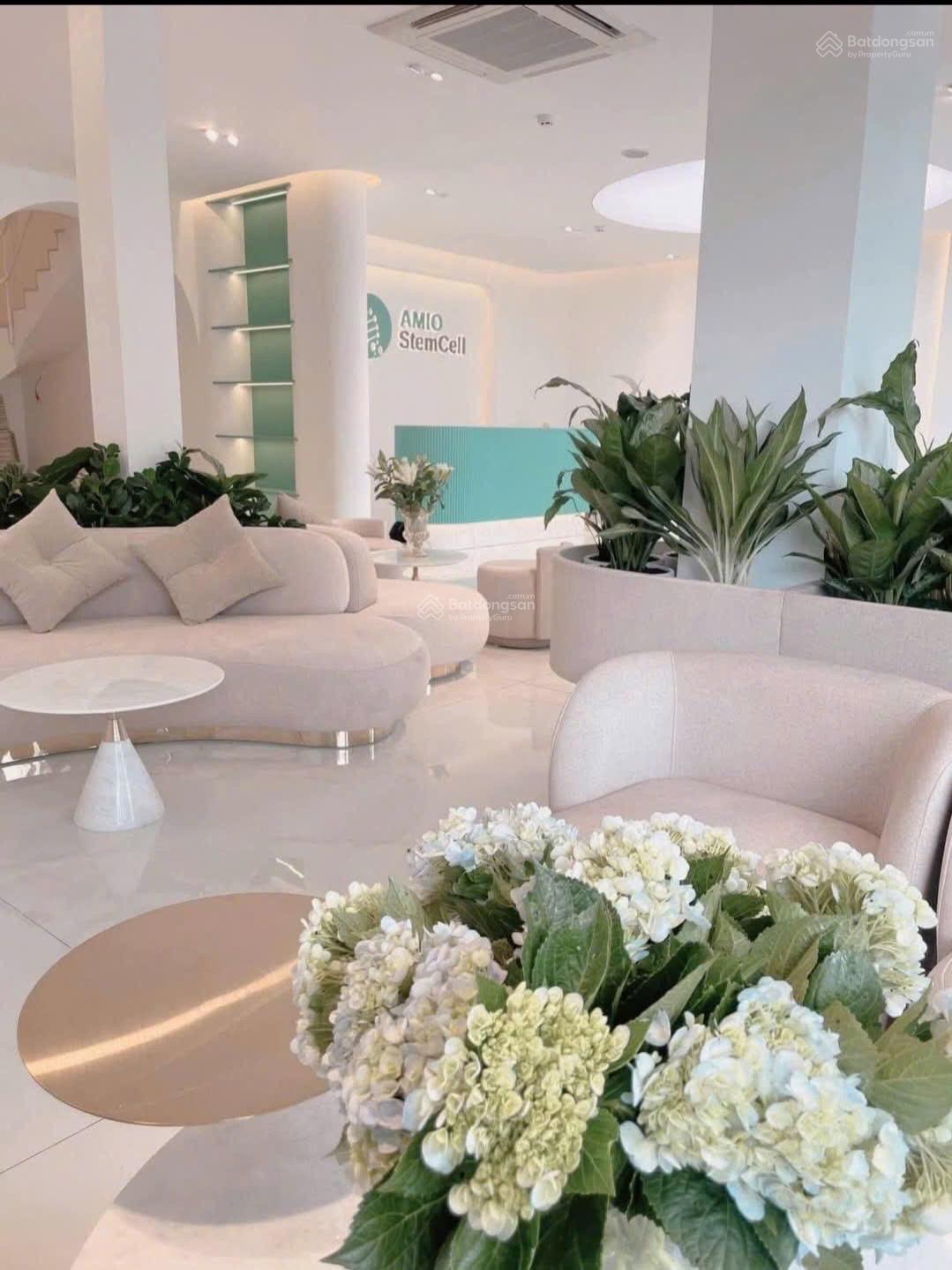 Cho thuê nhà MT 256-256B Nam Kỳ Khởi Nghĩa, 1 trệt 1 lửng 3 lầu ST vị trí đắc địa trung tâm Quận 3