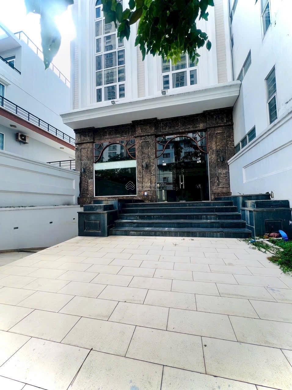 Tòa nhà đường Trường Sơn diện tích: 8x25m hầm 5 tầng cho thuê