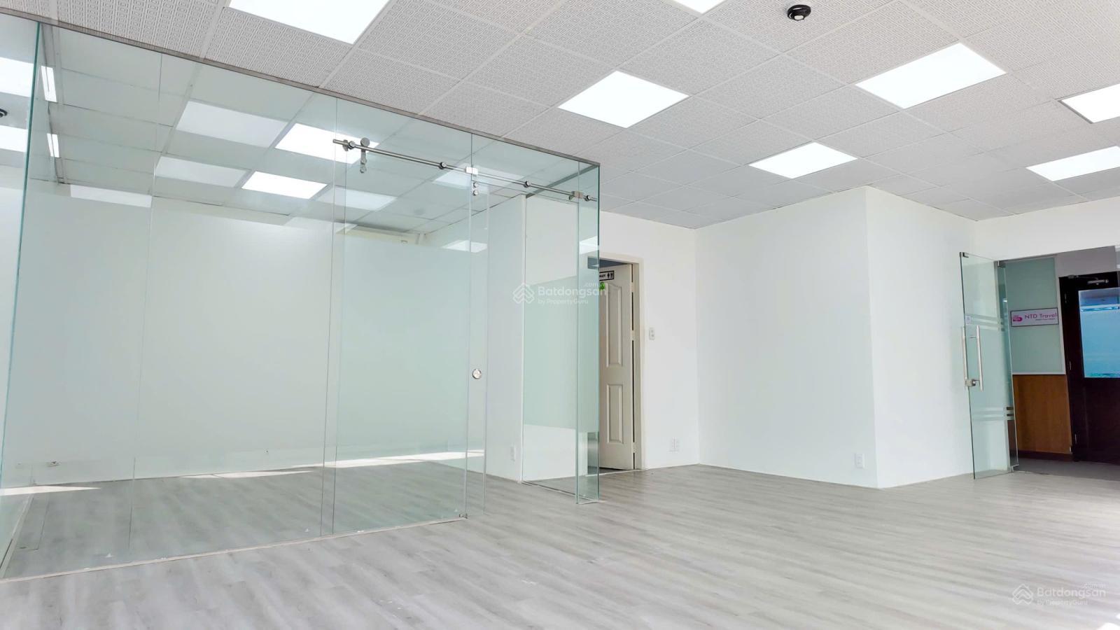 Cho thuê văn phòng tại Võ Văn Tần, Quận 3, 37 triệu, 105m2, đẹp, nhiều tiện ích