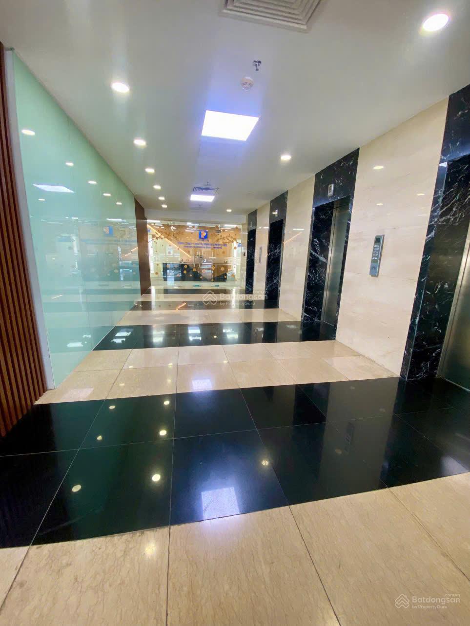 Cho thuê văn phòng B + 300m2 - 600m2 - 1200m2 toà nhà văn phòng trung tâm quận Đống Đa