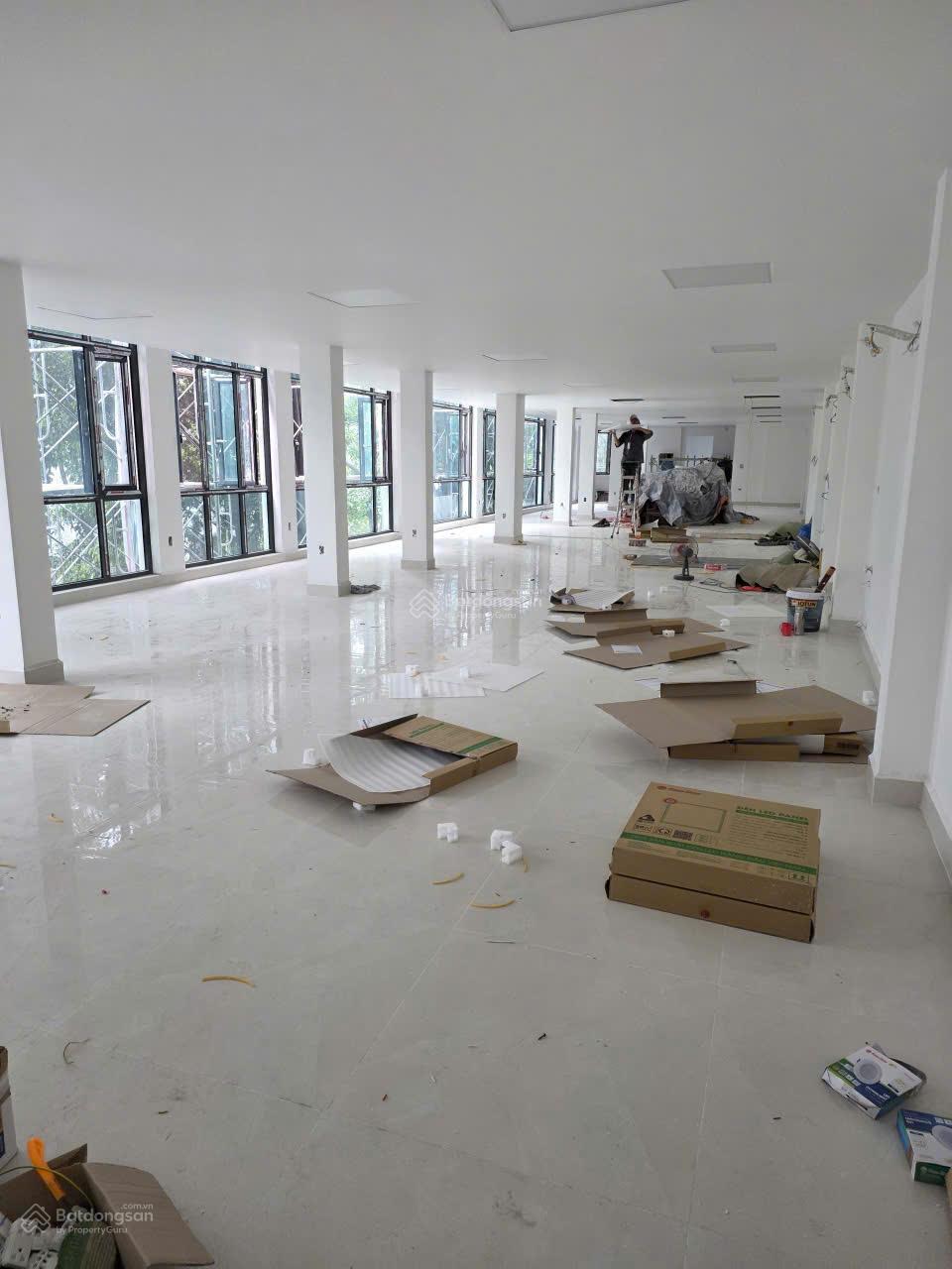 Chính chủ cần cho thuê sàn văn phòng tại Văn Phú cạnh trường THCS Marie Curie sẵn thang máy