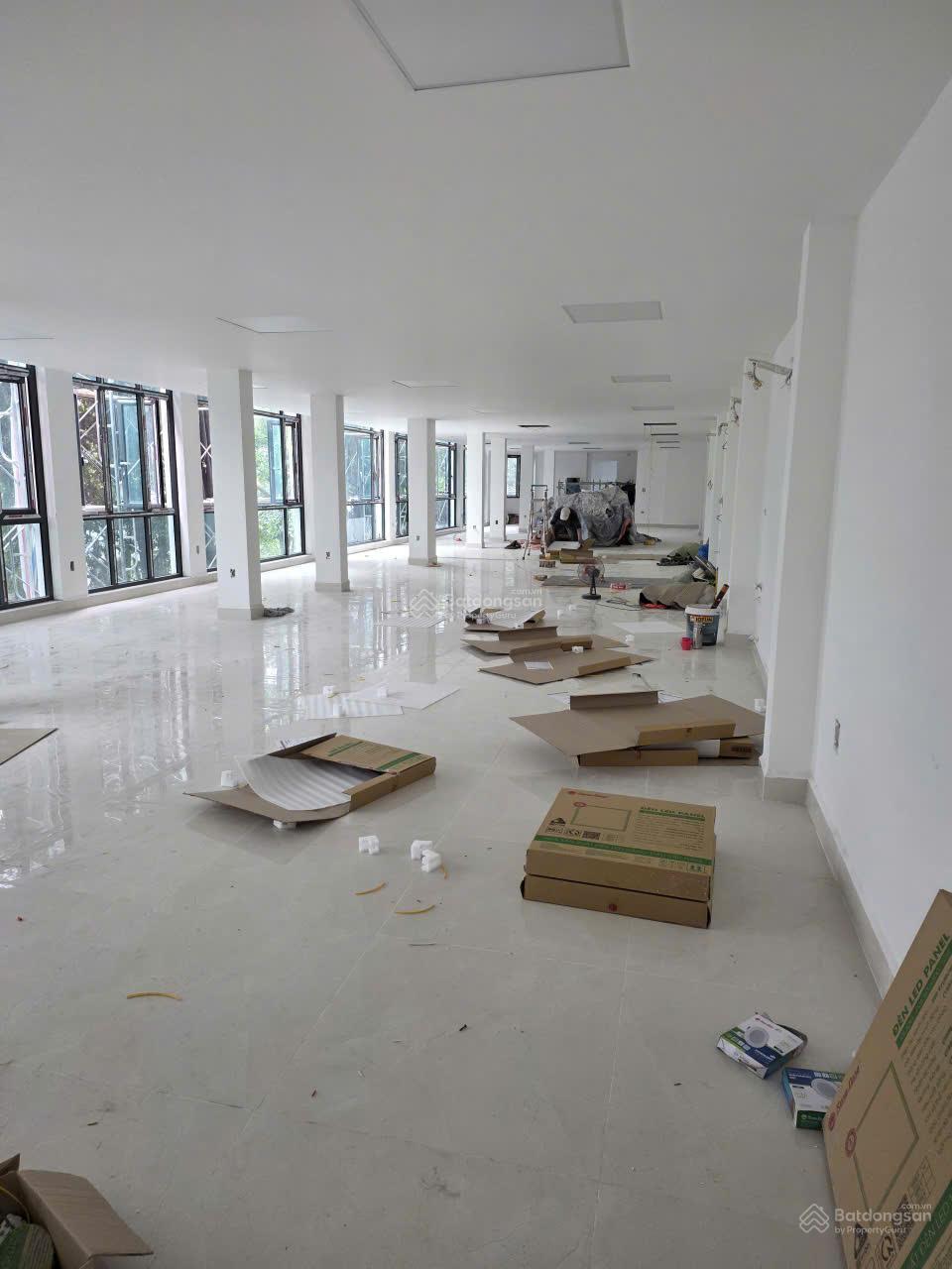 Chính chủ cần cho thuê sàn văn phòng tại Văn Phú cạnh trường THCS Marie Curie sẵn thang máy