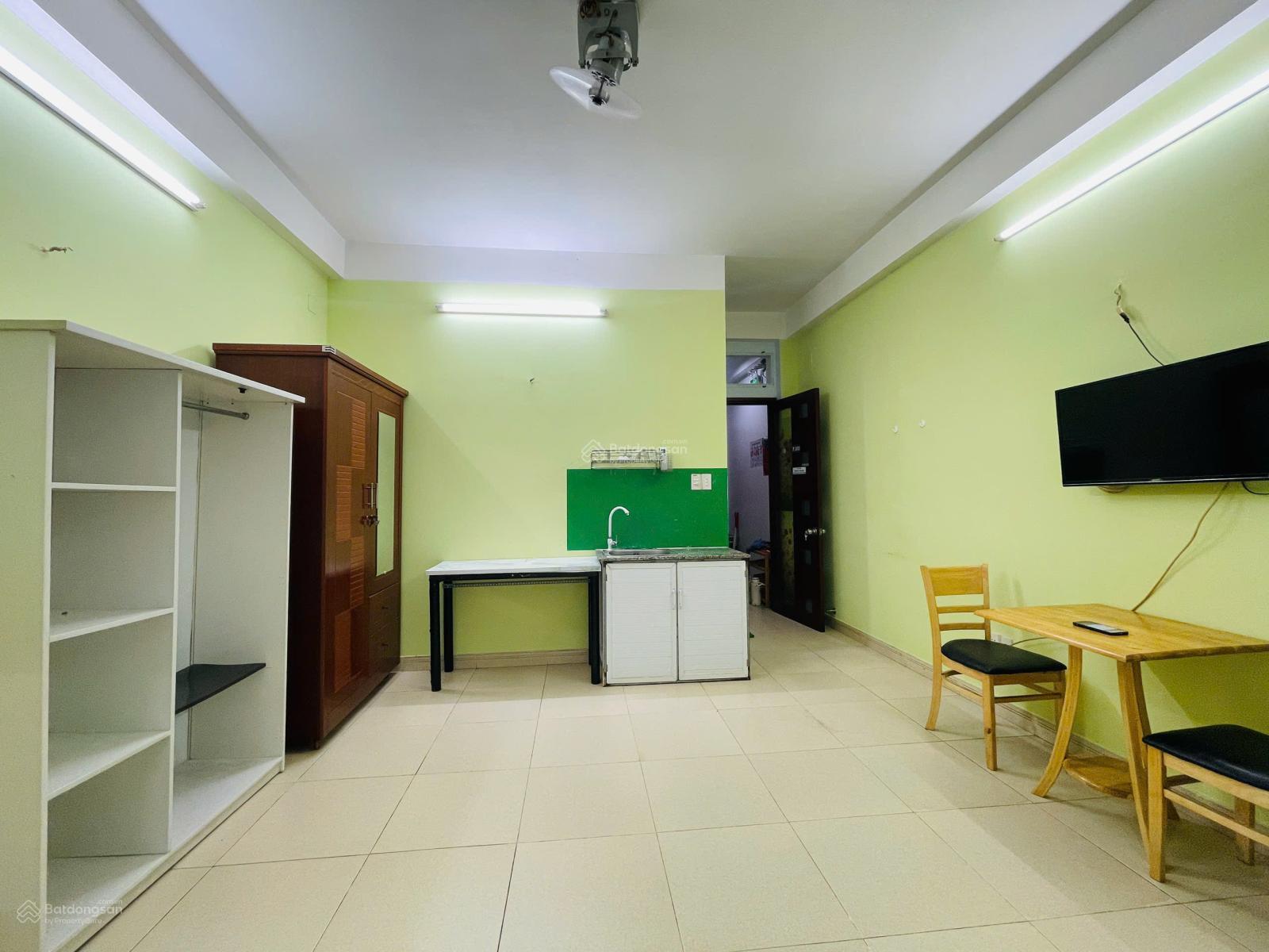 Phòng trọ 22m2 tách bếp - trống sẵn, 68/27 Út Tịch, Hoàng Văn Thụ, P4 - gần sân bay TSN Phòng trọ 22m2 tách bếp - trống sẵn, 68/27 Út Tịch, Hoàng Văn Thụ, P4 - gần sân bay TSN