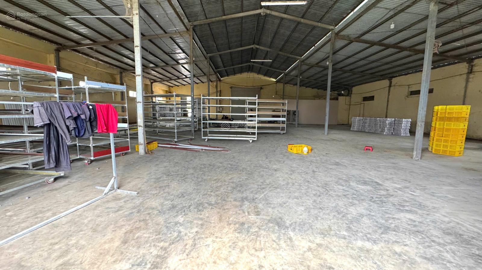 Cho thuê kho 800m2, sân bãi rộng, mặt tiền ql14 Buôn Ma Thuột