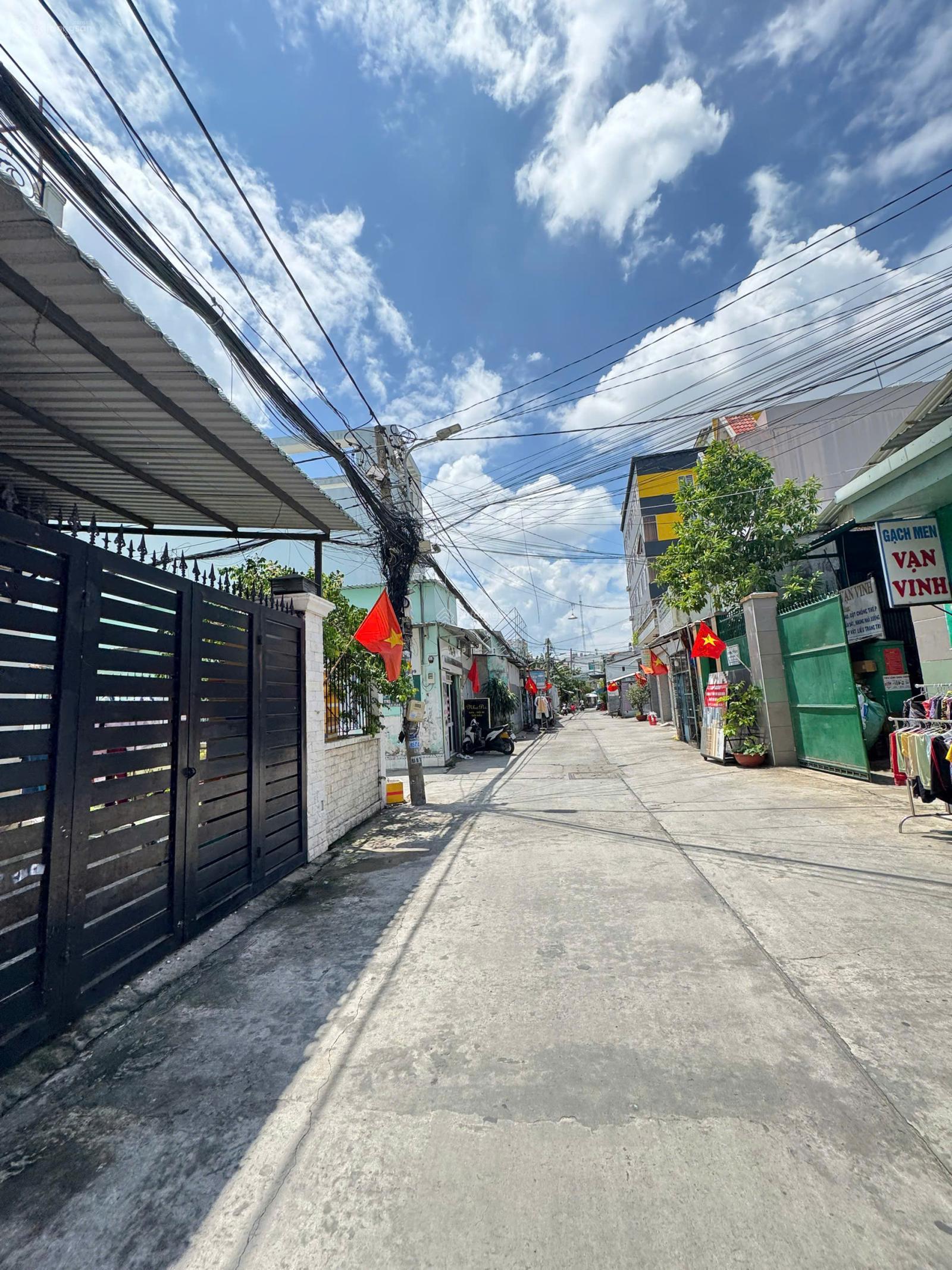 Nhà 5x18m sát mặt tiền Đông Bắc ngay BHX, chỉ 5,35 tỷ