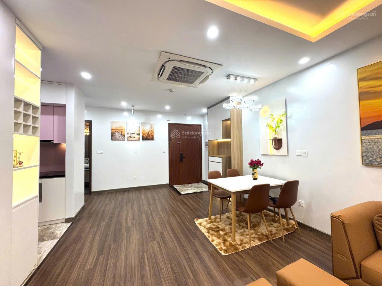 Bán căn hộ tòa 34T 3PN, 3WC, 160m2, 13 tỷ tại Hoàng Đạo Thúy, Trung Hòa, Cầu Giấy, Hà Nội