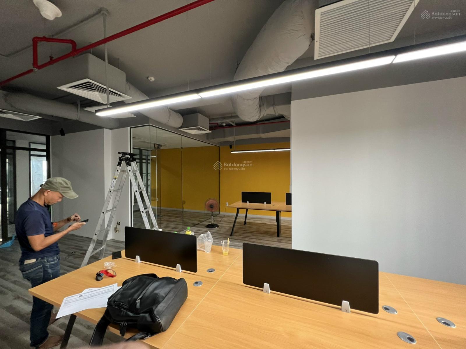 Cần tiền bán căn hộ văn phòng ST Moritz Phạm Văn Đồng giá 3,1 tỷ DT: 72m2, LH 0985 807 *** Vy