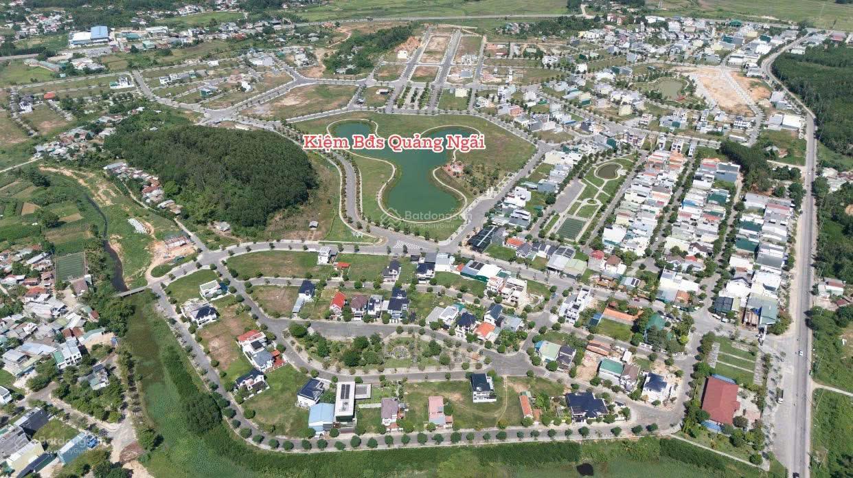 Bán đất đường 28 mét khu dân cư Sơn Tịnh 577 hướng Đông Nam gần cổng, giá 1.95 tỷ thương lượng