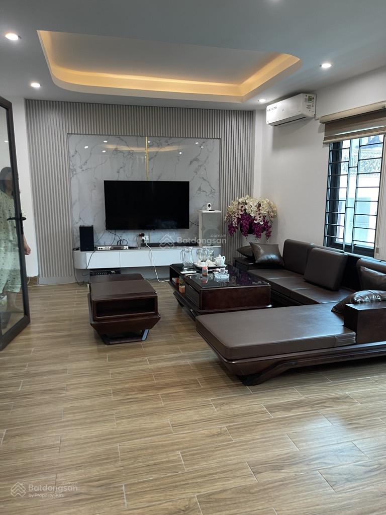 Bán nhà 61m2,4t, mt: 4m, giá 7,5 tỷ ngõ nông, ô tô đỗ cửa, Đông Ngạc, Bắc Từ Liêm