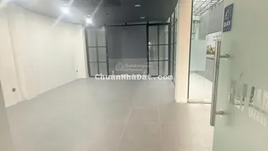 Diện tích sàn 121m2: 5,8 x 20m 1 trệt 4 lầu thuê nguyên căn giá 40tr HĐT lâu dài Alo 0916 651 ***