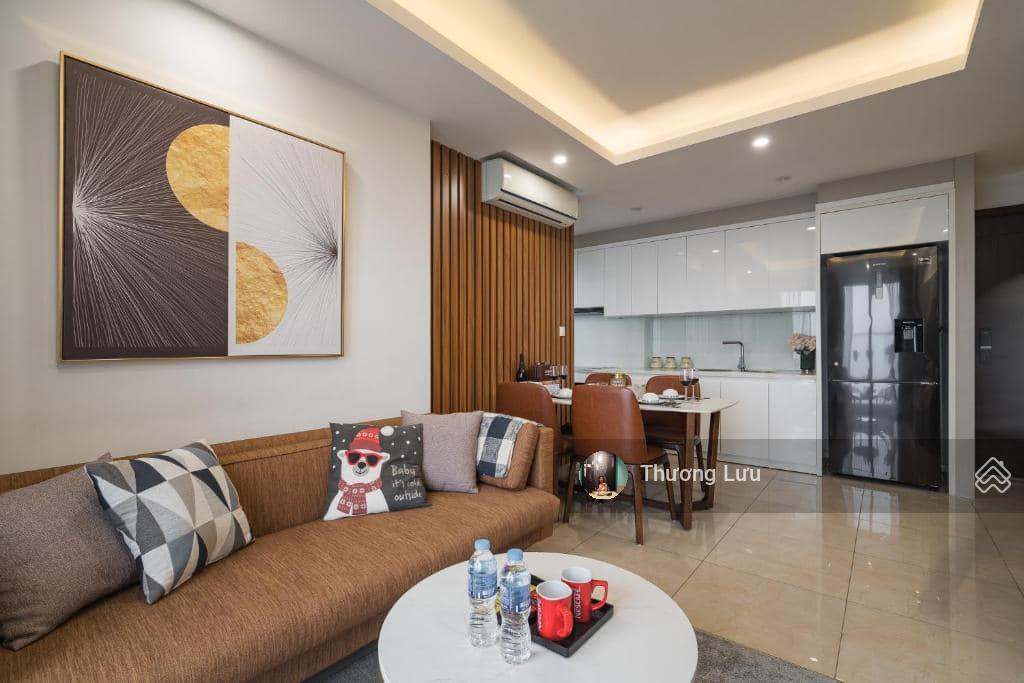 Bán căn 2PN, dt 73m2 - VIEW HỒ tại Vinhomes D'Capitale, SHLD, full đồ, giá chỉ 9 tỷ