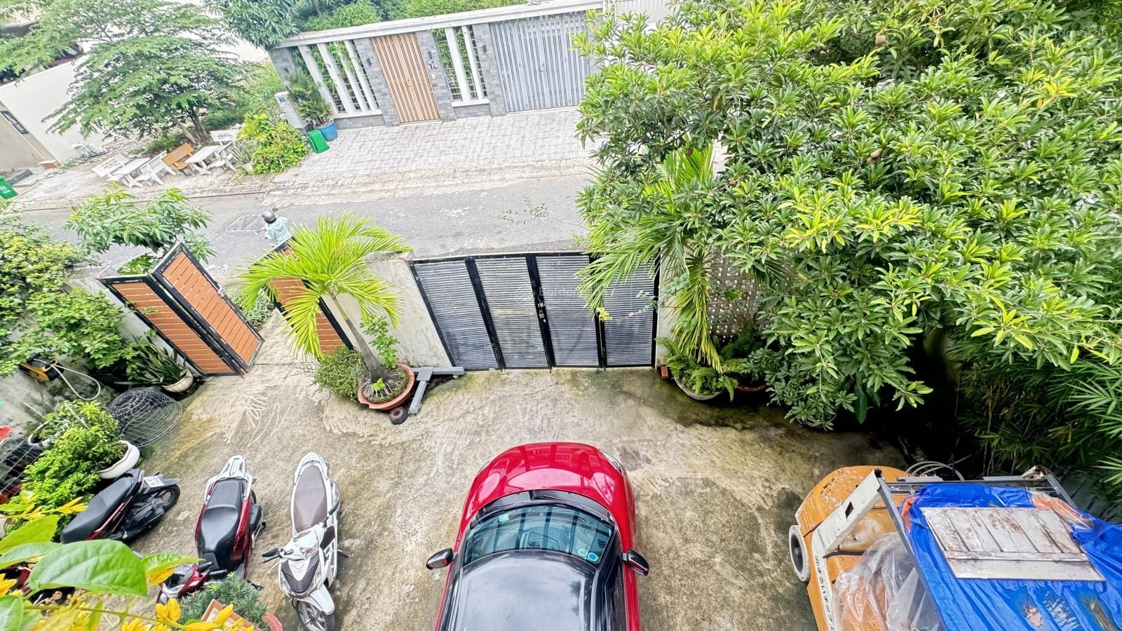 Bán biệt thự cạnh Phú Mỹ Hưng 360m2, 3 lầu chỉ 31,99 tỷ