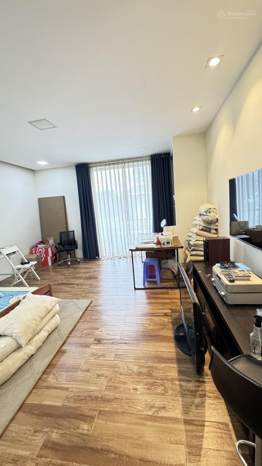 Bán biệt thự cạnh Phú Mỹ Hưng 360m2, 3 lầu chỉ 31,99 tỷ