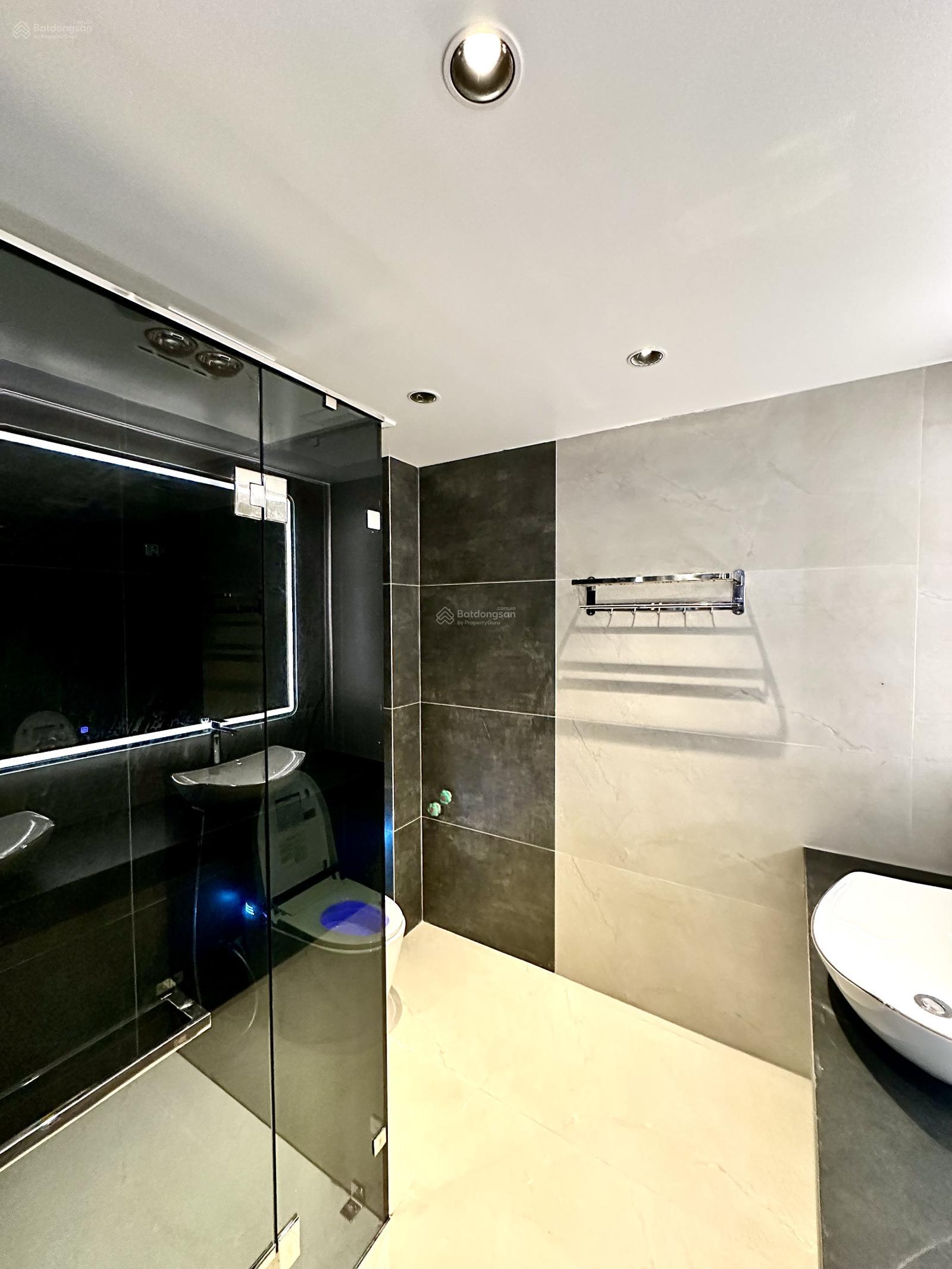 Nhà đẹp 5 tầng phố Thiên Lôi - Aeon Mall - Lê Chân. Điểm kinh doanh, spa - Ô tô vào trong nhà