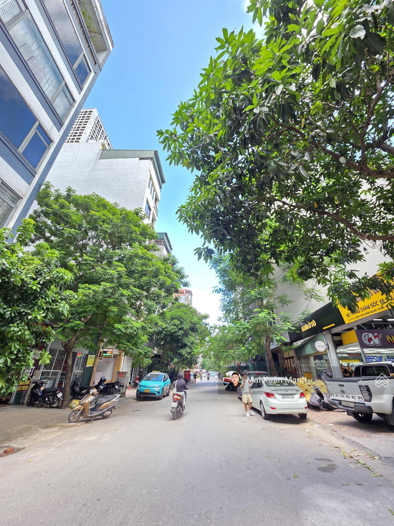 Bán nhà mặt phố Lê Văn Tám, Hà Đông, trục chính đường 17m, kinh doanh sầm uất ngày đêm