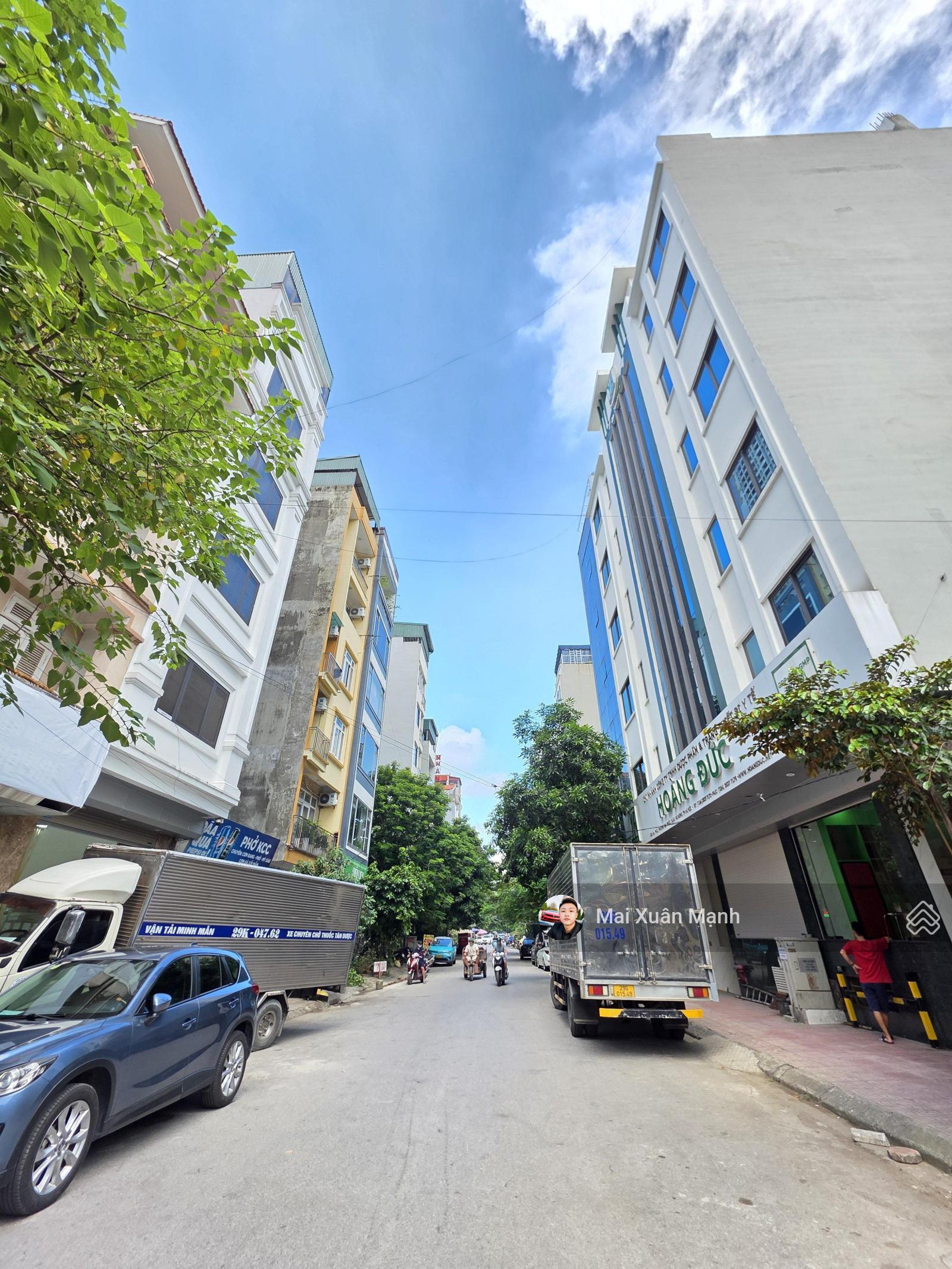 Bán nhà mặt phố Lê Văn Tám, Hà Đông, trục chính đường 17m, kinh doanh sầm uất ngày đêm