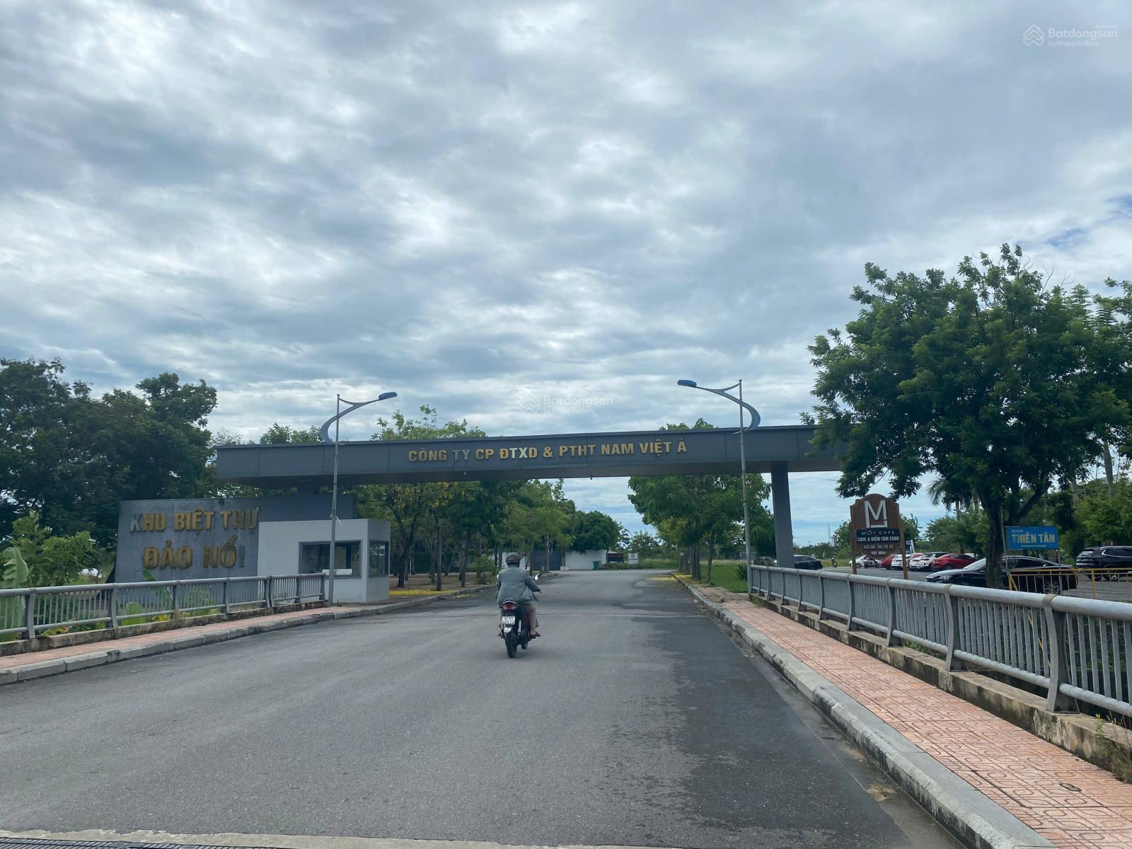 Cần Bán Gấp Lô Góc 3MT Khu Biệt Thự Đảo Nổi 435m2 Đối Diện Công Viên+ View Sông