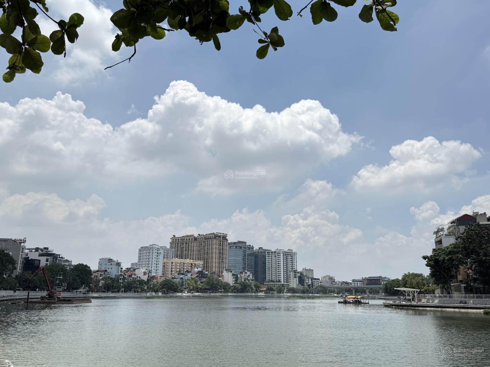 Bán nhà mặt phố Thanh Nhàn, 35 tỷ, 61m2 x 5 tầng, view công viên. Lô góc, kinh doanh VIP sầm uất