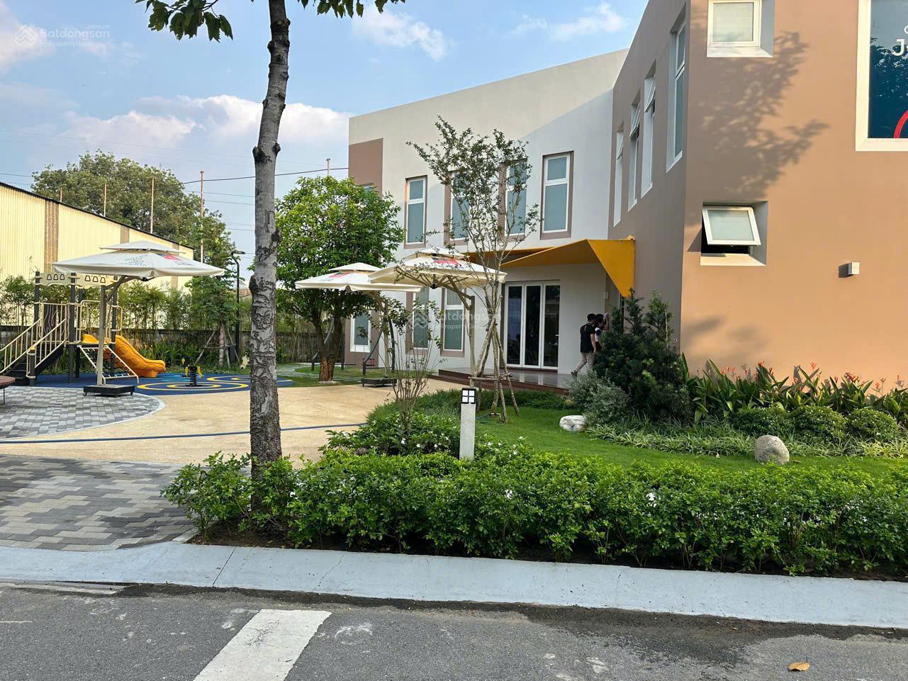 Cho thuê nhà phố khu khép kín an ninh Cát Tường J - Home, 15tr, 80m2, 3PN, 3WC, đầy đủ nội thất