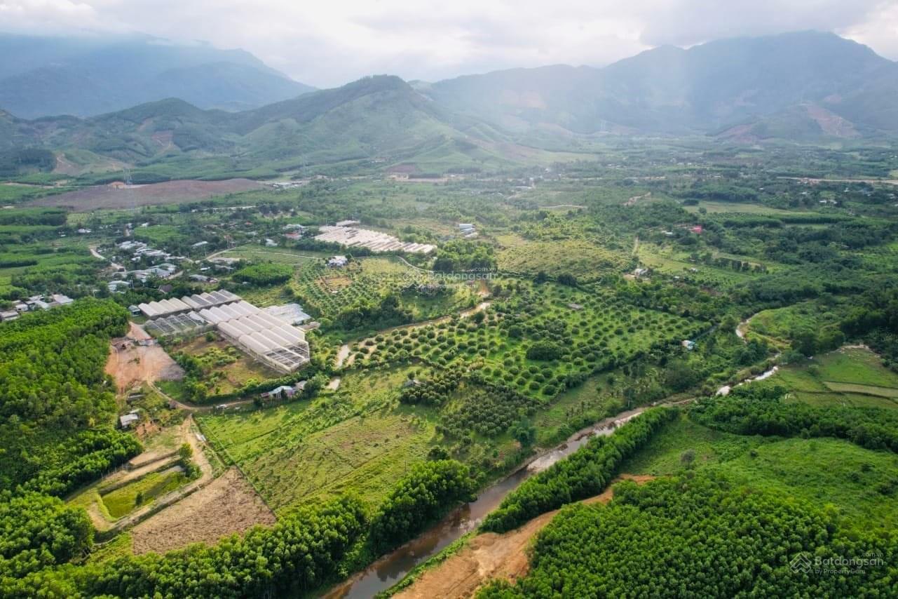 Bán 2000m2 đất vườn. Ngang 48m. Đường trước đất 5m. Gần vành đai Nam Kỳ Khởi Nghĩa 200m