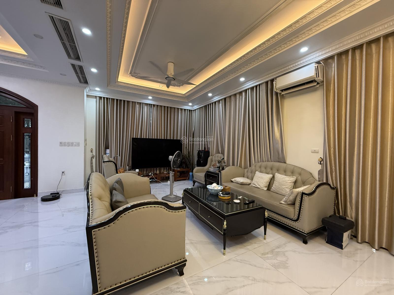 Siêu phẩm đơn lập 290m2. Thang máy, nội thất đẳng cấp, hoàn thiện tâm huyết. Sân vườn