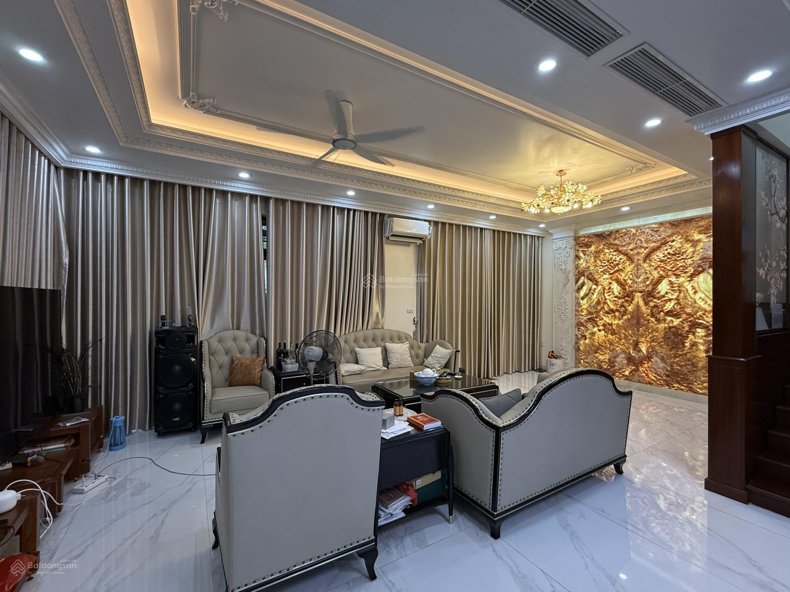 Siêu phẩm đơn lập 290m2. Thang máy, nội thất đẳng cấp, hoàn thiện tâm huyết. Sân vườn