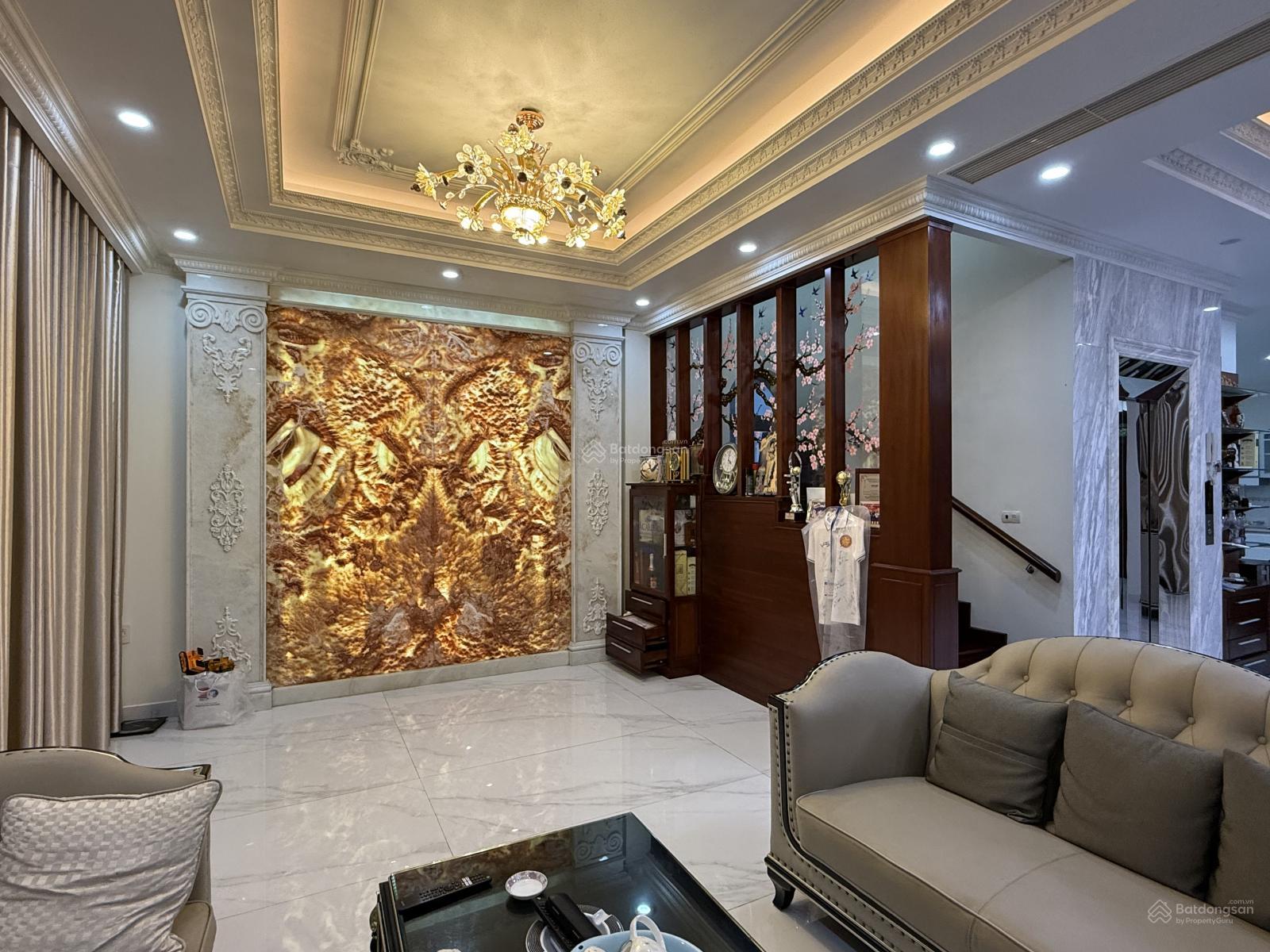 Siêu phẩm đơn lập 290m2. Thang máy, nội thất đẳng cấp, hoàn thiện tâm huyết. Sân vườn